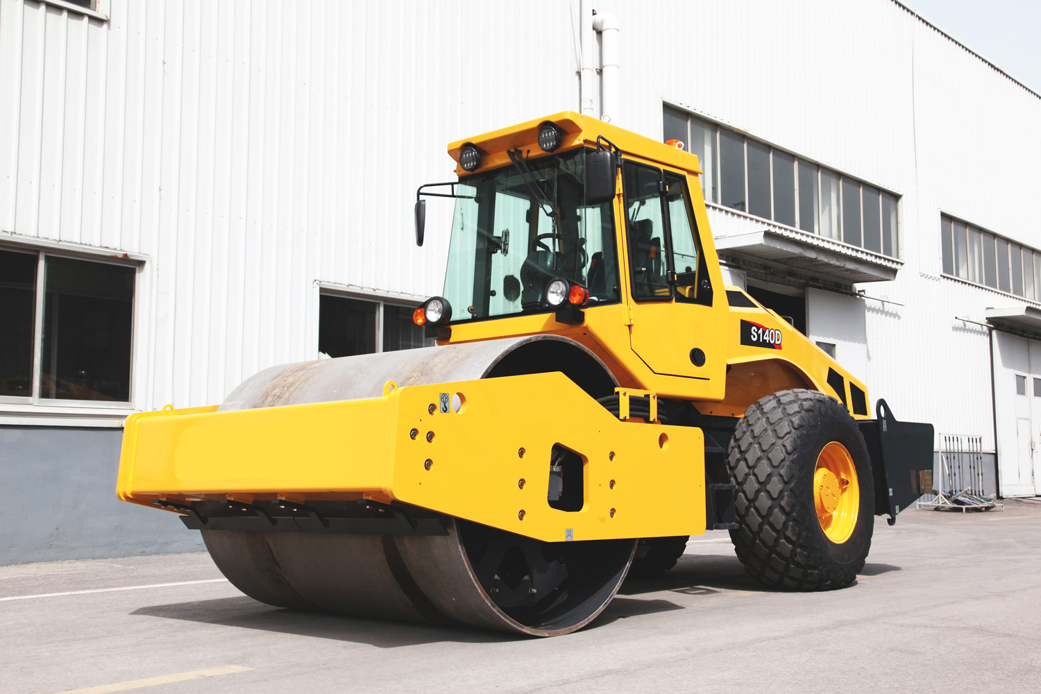 S140D Rolo compactador vibratório de tambor único