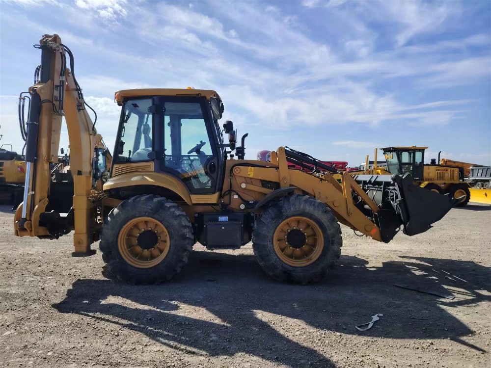 Chargeuse-excavatrice 388T de 9 tonnes : multifonctionnelle, adaptée aux projets d'ingénierie à petite échelle, et un guide d'approvisionnement complet.