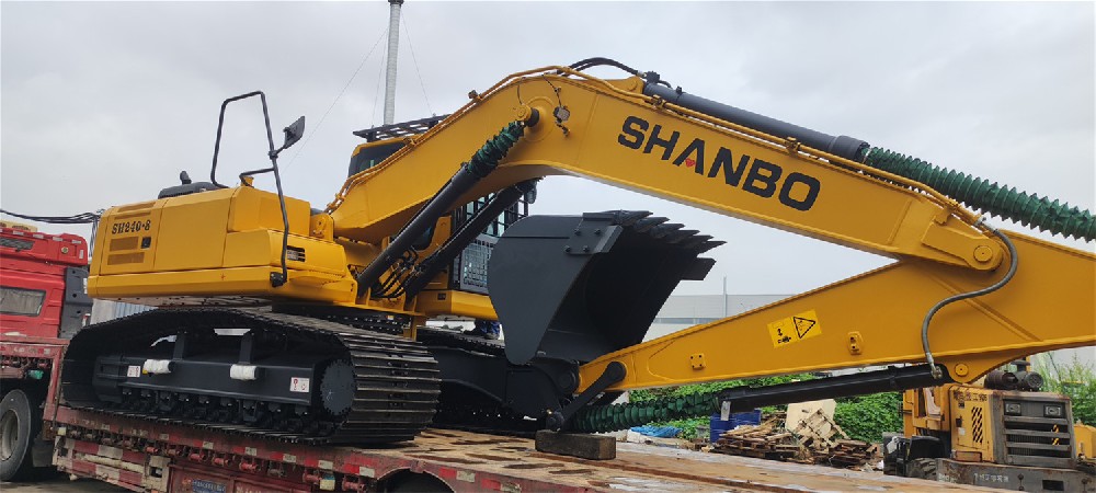 Escavadeira de Esteiras Shanbo SH240-8: Uma Análise Completa da Exportação e Entrega de uma Escavadeira Pesada de 24 Toneladas para a América do Sul